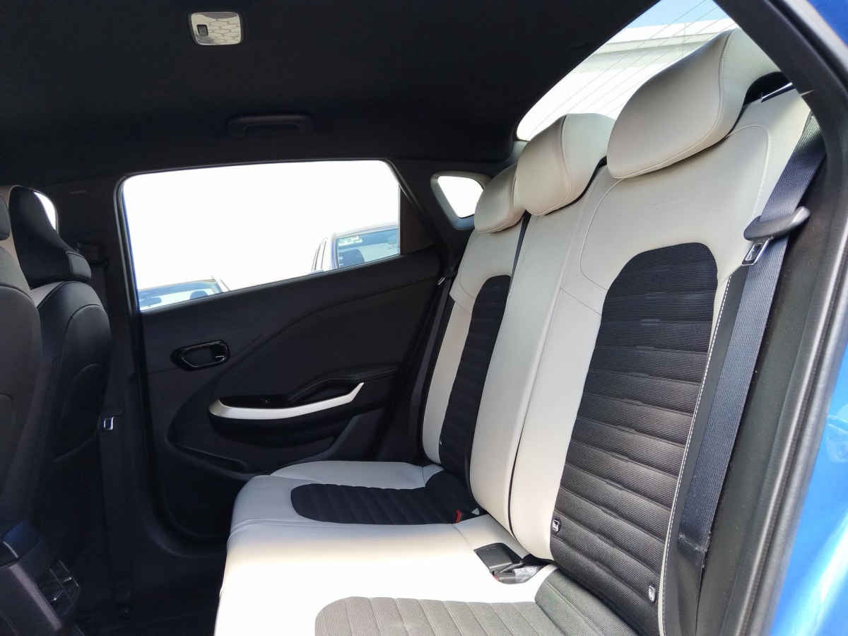 2024 Kia K3 5p GT Line L4/2.0 Aut