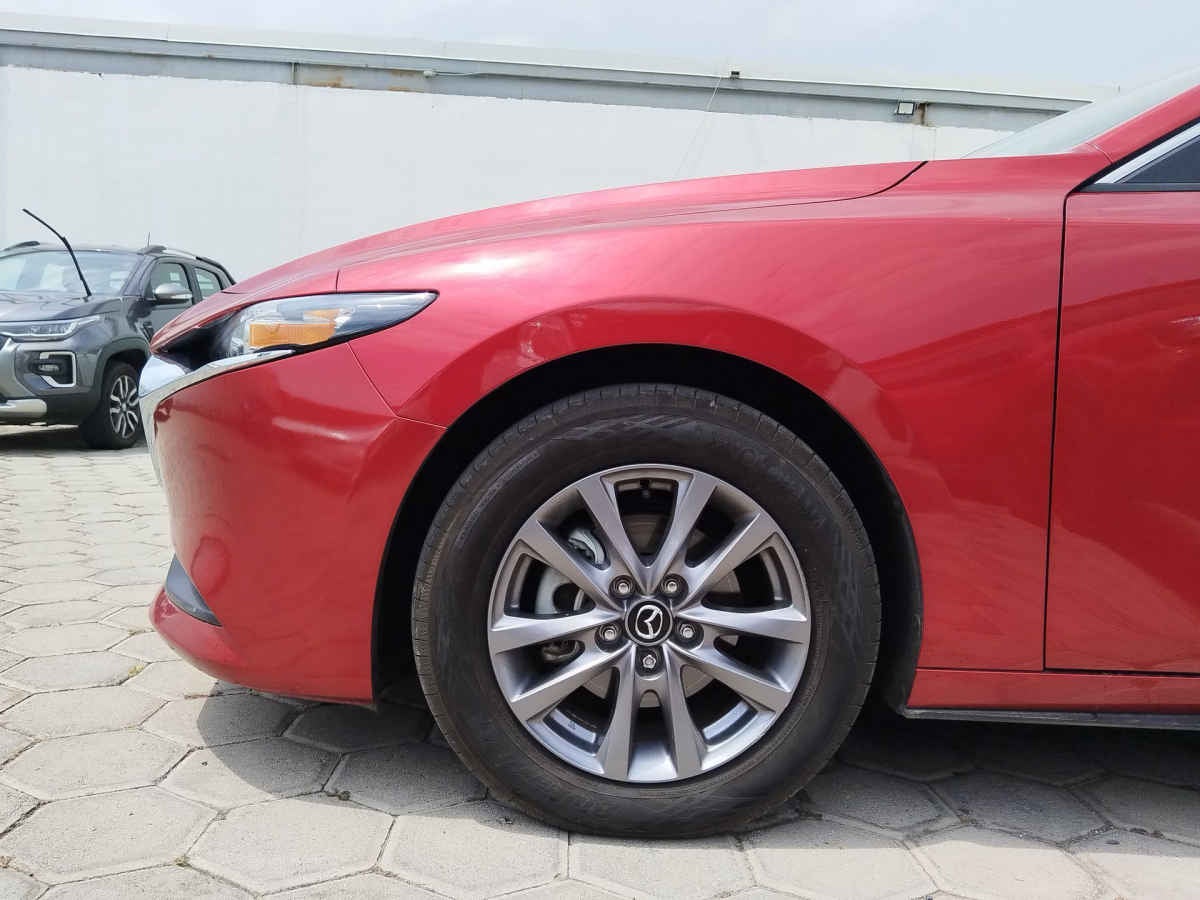 2025 Mazda Mazda 3 4p Sedán i L4/2.5 Man