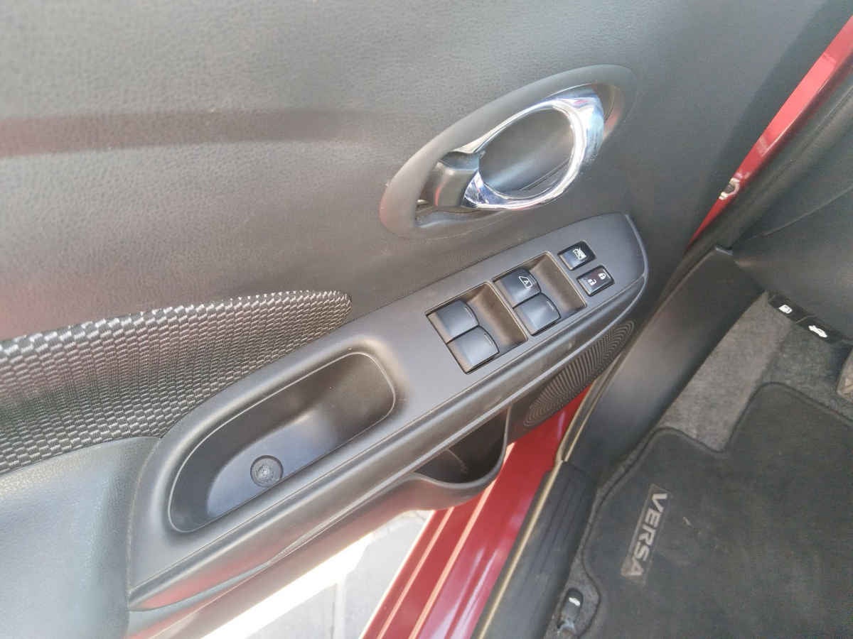 2018 Nissan Versa 4p Advance L4/1.6 Man