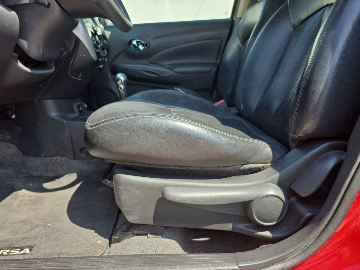 2019 Nissan Versa 4p Exclusive L4/1.6 Aut