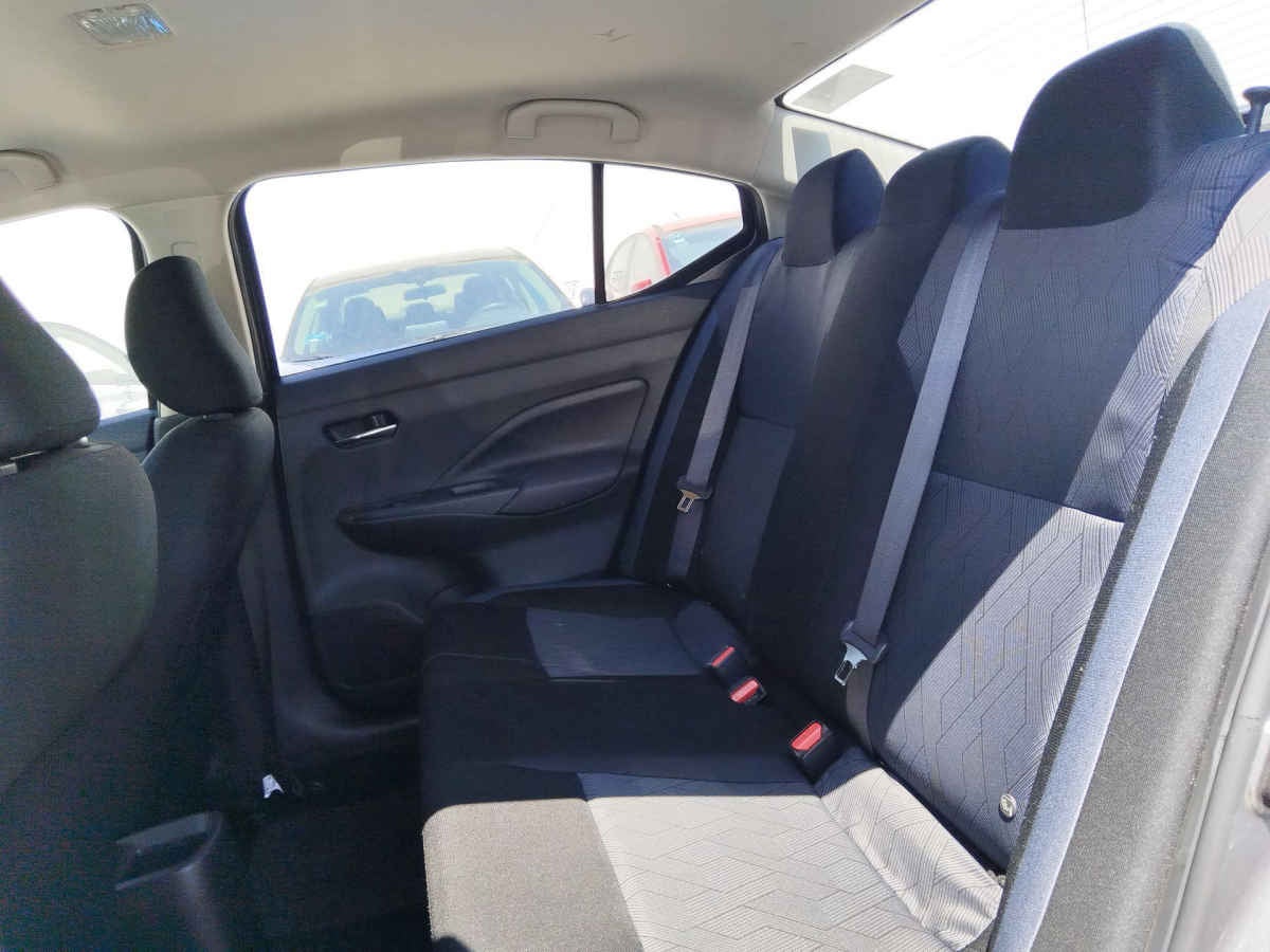 2025 Nissan Versa 4p Advance L4/1.6 Man