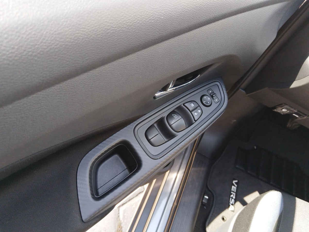 2025 Nissan Versa 4p Advance L4/1.6 Man