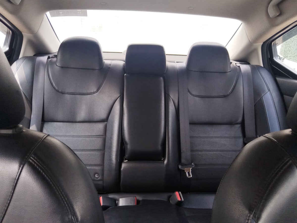 2023 Nissan Versa 4p Exclusive L4/1.6 Aut