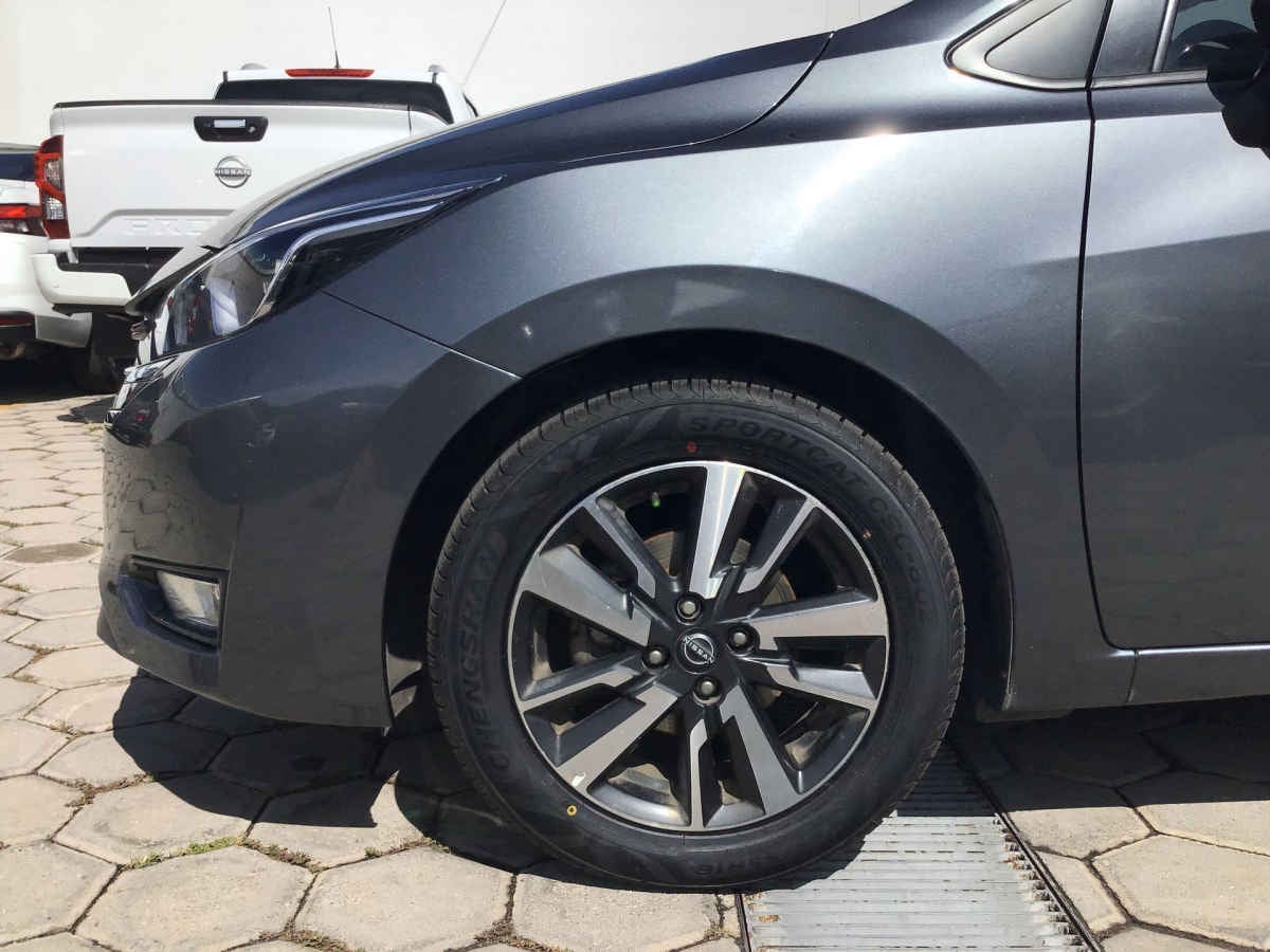 2025 Nissan Versa 4p Advance L4/1.6 Man