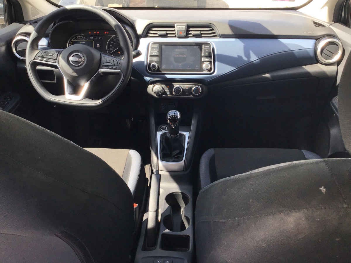 2025 Nissan Versa 4p Advance L4/1.6 Man