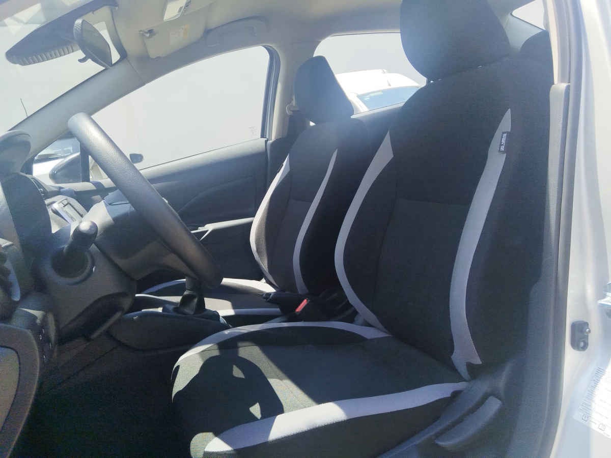 2025 Nissan Versa 4p Sense L4/1.6 Man