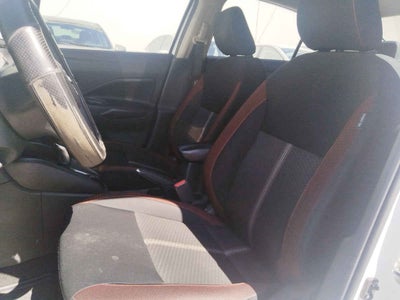 2023 Nissan Versa 4p SR L4/1.6 Aut