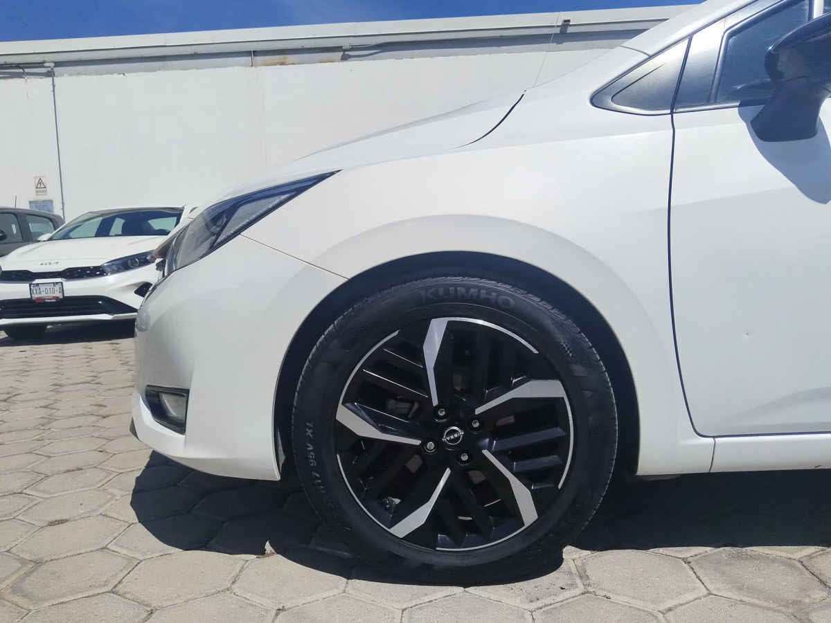 2023 Nissan Versa 4p SR L4/1.6 Aut