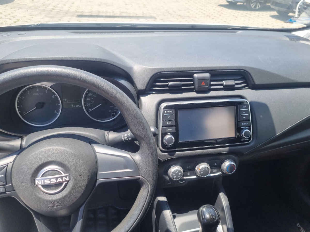 2023 Nissan Versa 4p Sense L4/1.6 Man