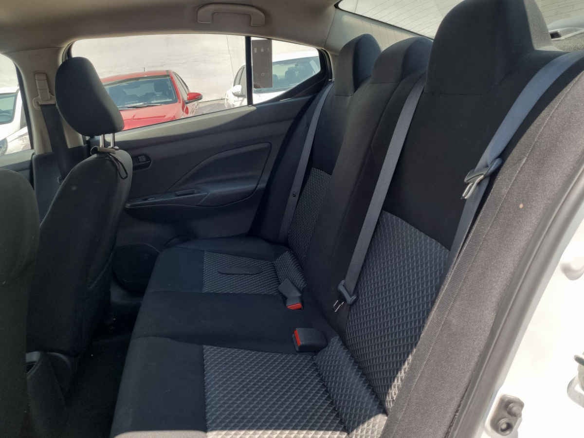 2023 Nissan Versa 4p Sense L4/1.6 Man