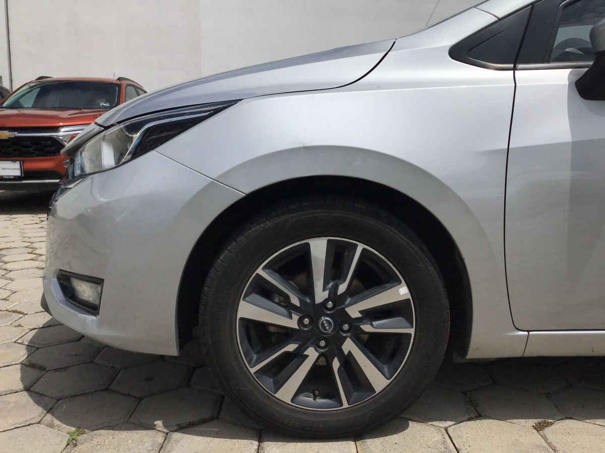 2024 Nissan Versa 4p Advance L4/1.6 Man