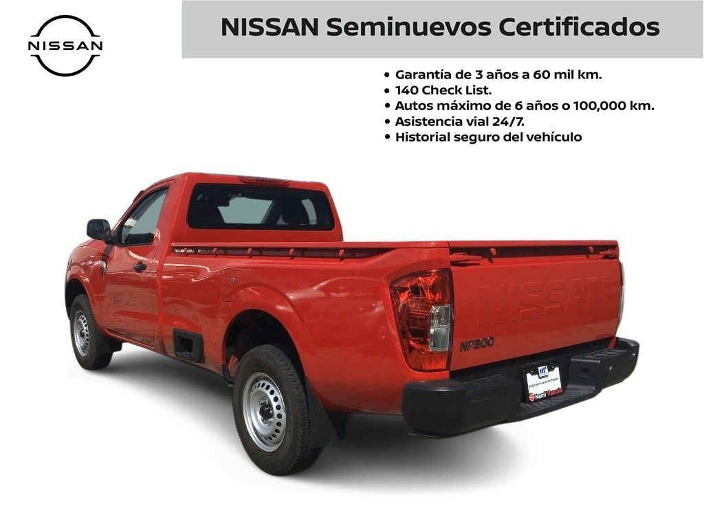 2025 Nissan Pick Up NP300 2p L4/2.5 Man A/A