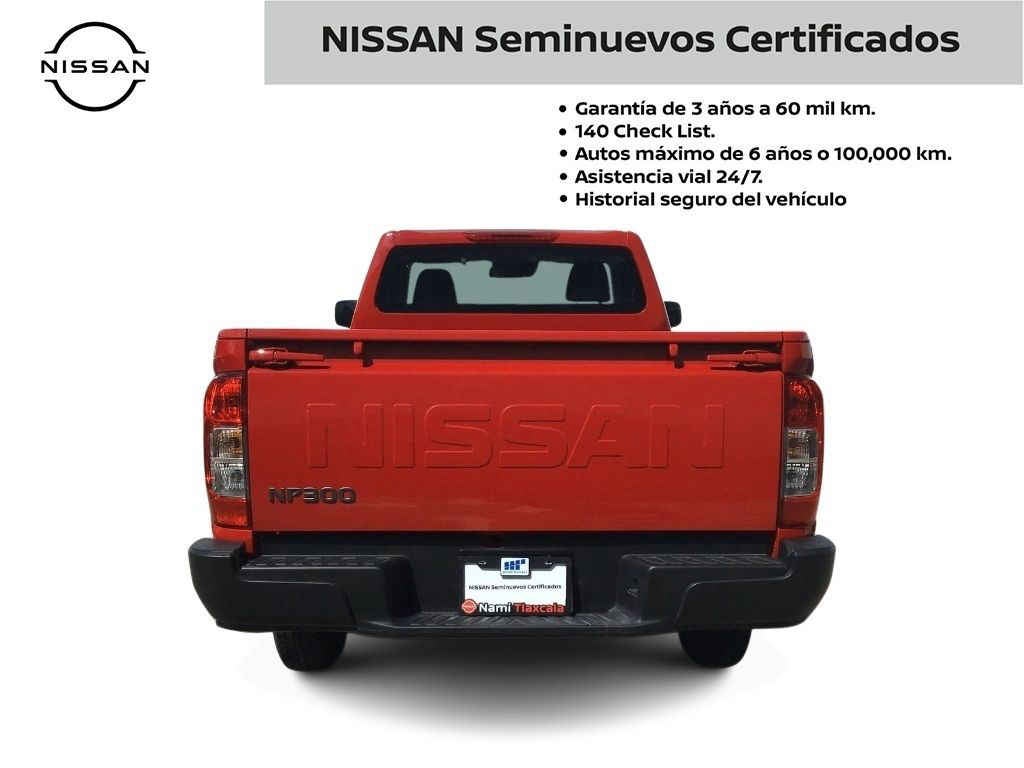 2025 Nissan Pick Up NP300 2p L4/2.5 Man A/A