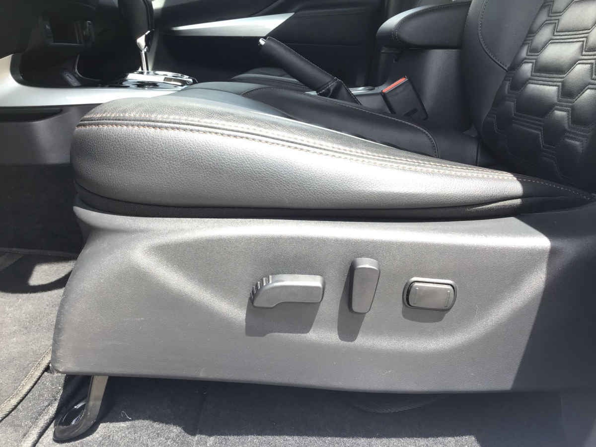 2025 Nissan Frontier 4p Platinum LE L4/2.5 Aut