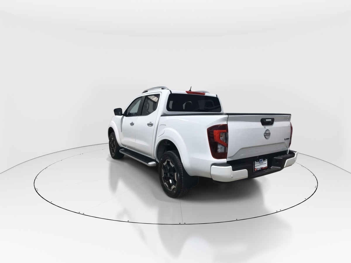 2025 Nissan Frontier 4p Platinum LE L4/2.5 Aut
