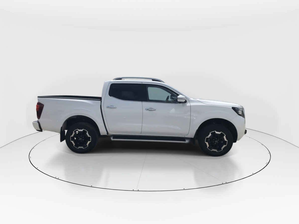 2025 Nissan Frontier 4p Platinum LE L4/2.5 Aut