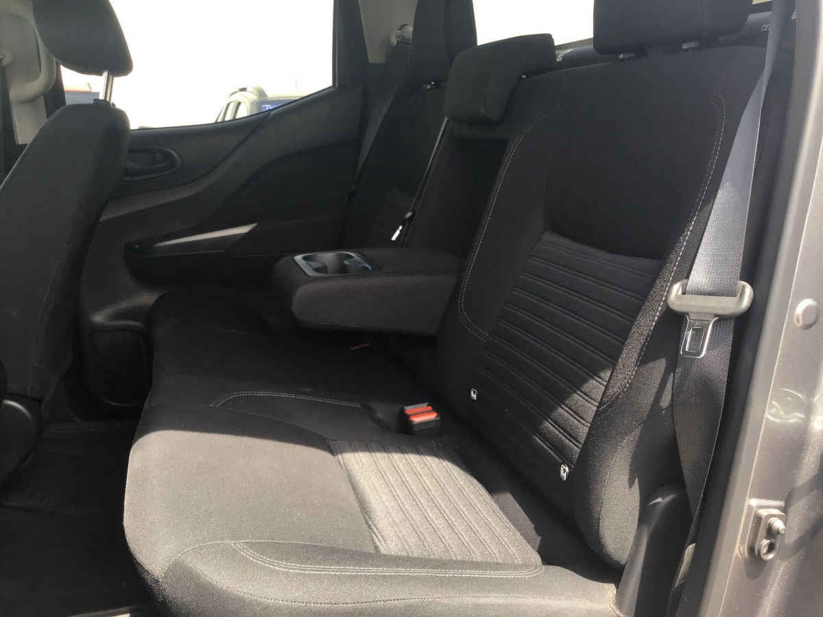 2025 Nissan Frontier 4p XE L4/2.5 Man