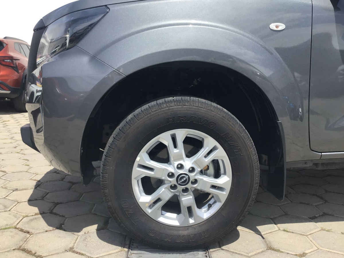 2025 Nissan Frontier 4p XE L4/2.5 Man