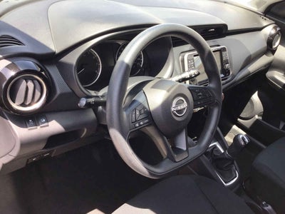 2025 Nissan Kicks 5p Play Advance L4/1.6 Man