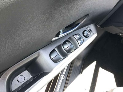 2025 Nissan Kicks 5p Play Advance L4/1.6 Man