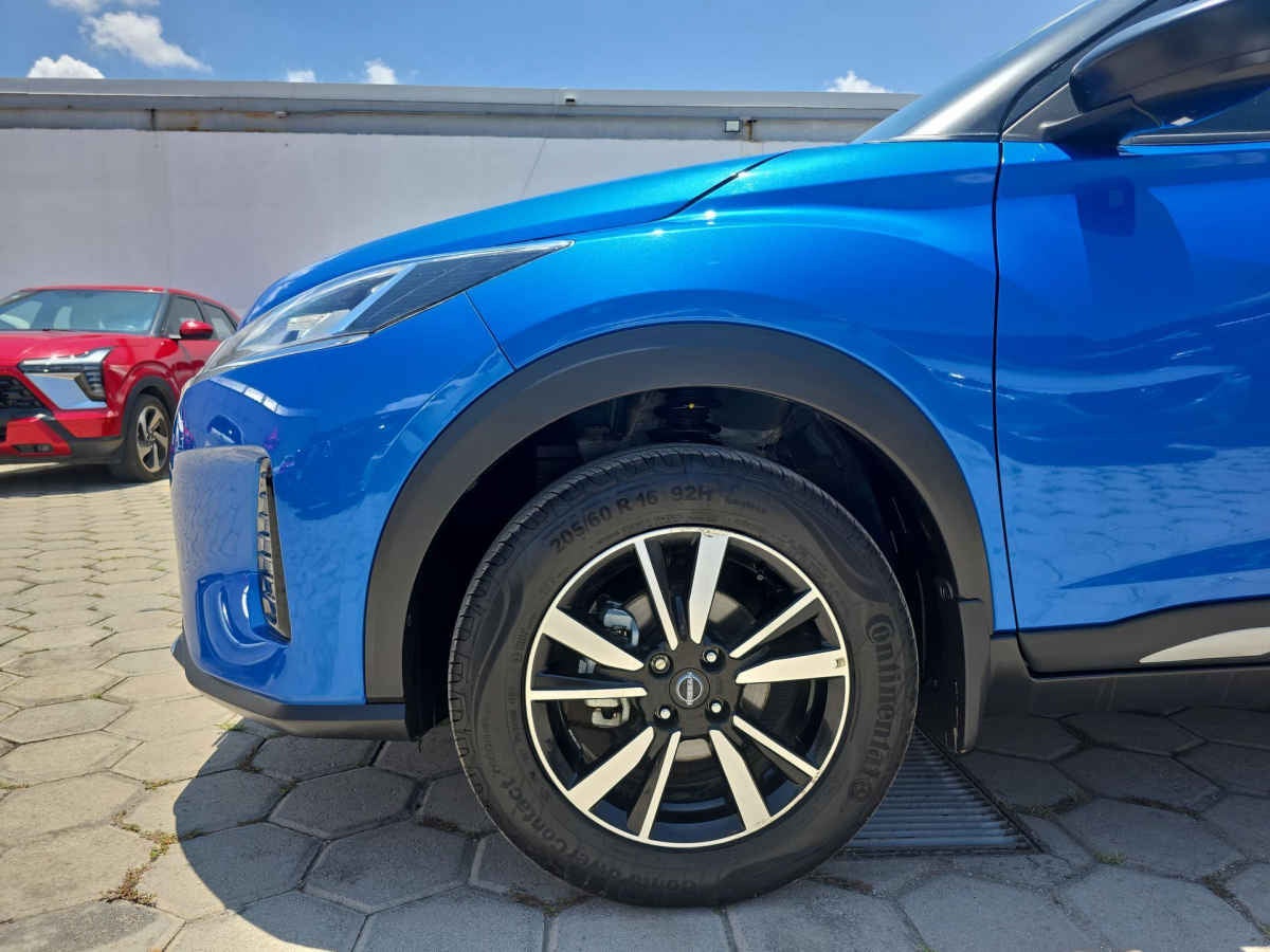 2025 Nissan Kicks 5p Play Advance L4/1.6 Man