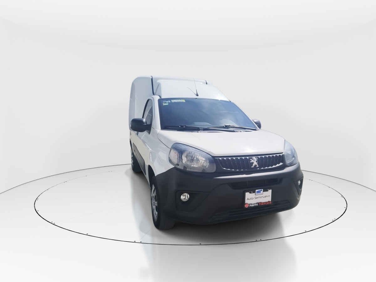 2025 Peugeot Partner Rapid 5p L4/1.4 Man