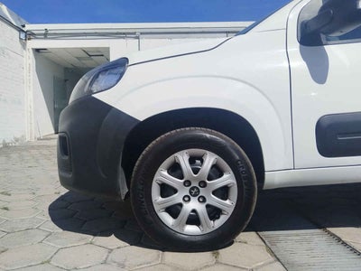 2025 Peugeot Partner Rapid 5p L4/1.4 Man