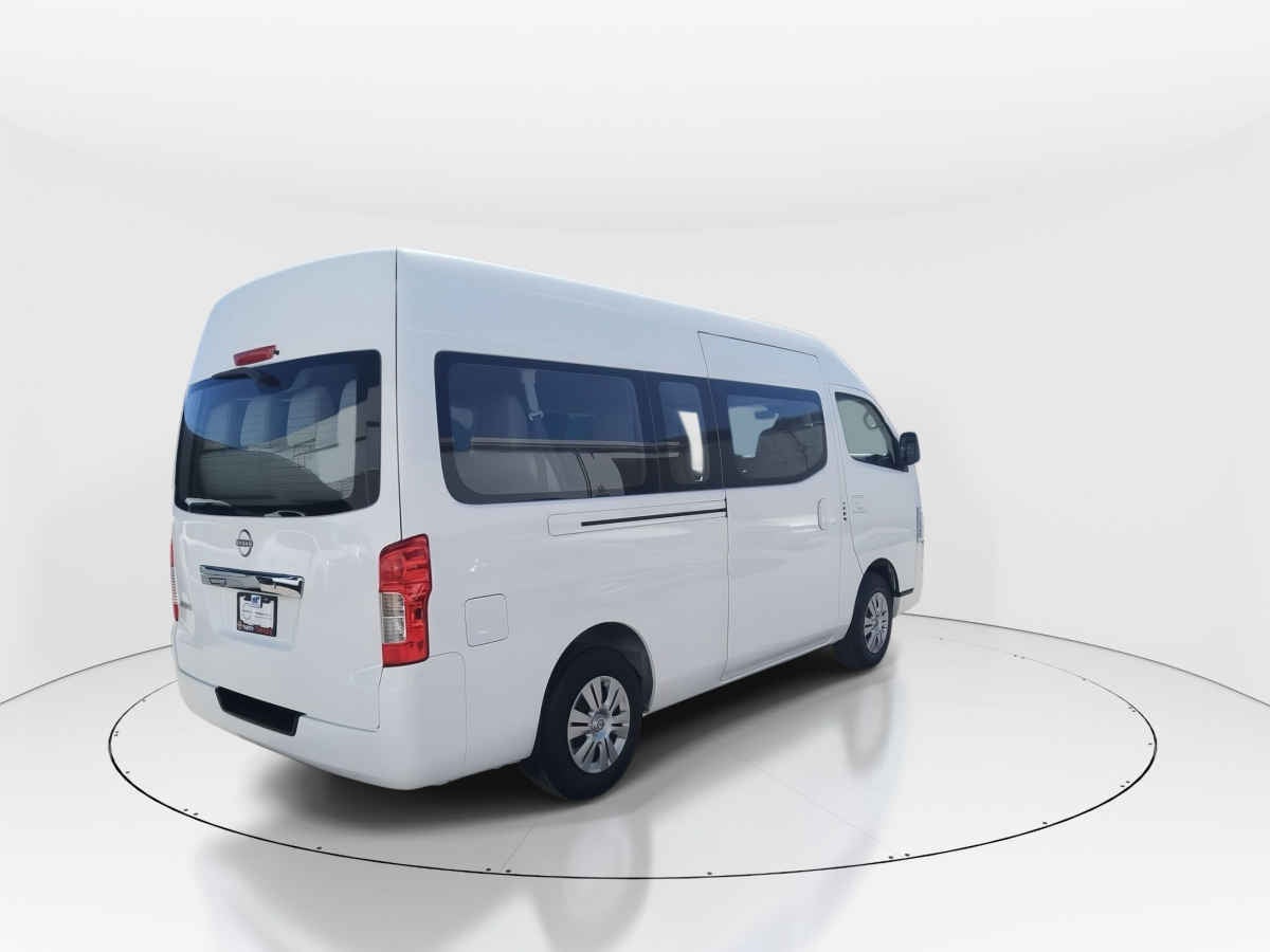 2025 Nissan Urvan 4p Amplia L4/2.5 Man 15/Pas P/Seg