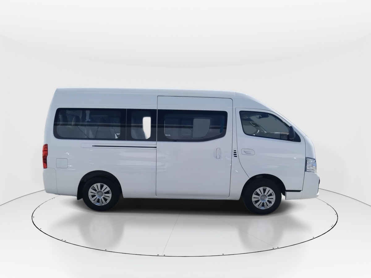 2025 Nissan Urvan 4p Amplia L4/2.5 Man 15/Pas P/Seg
