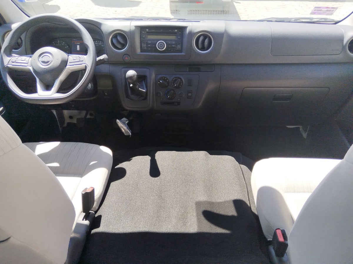 2025 Nissan Urvan 4p Amplia L4/2.5 Man 15/Pas P/Seg