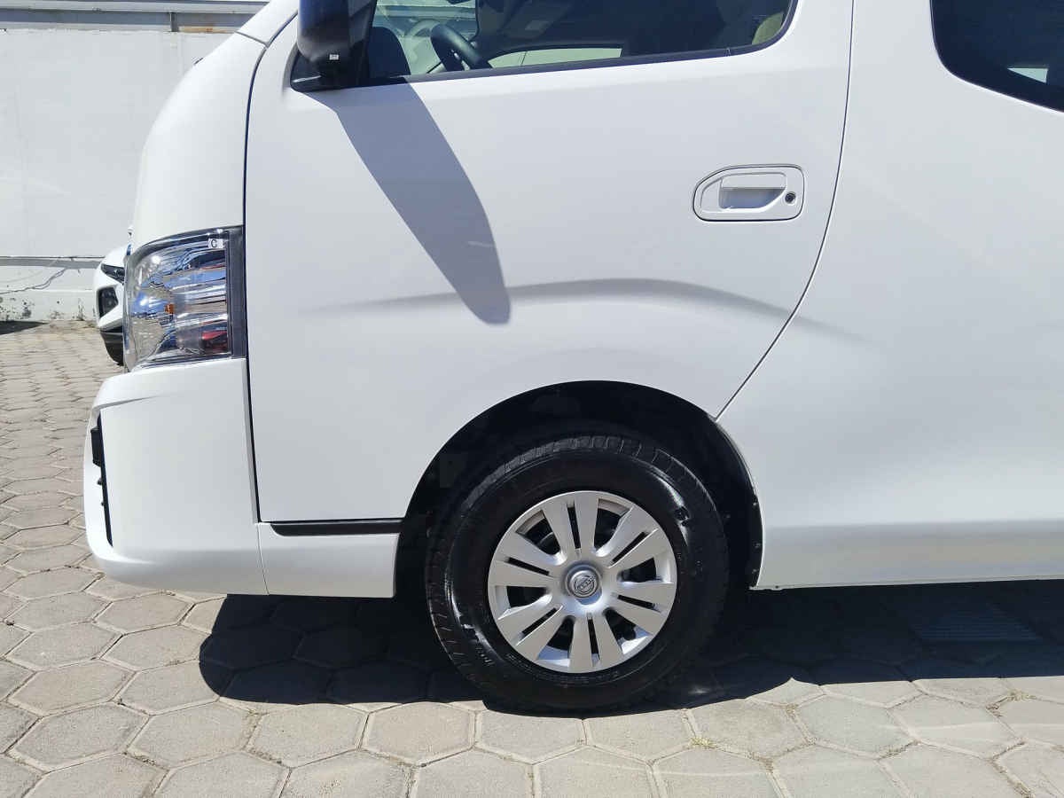 2025 Nissan Urvan 4p Amplia L4/2.5 Man 15/Pas P/Seg