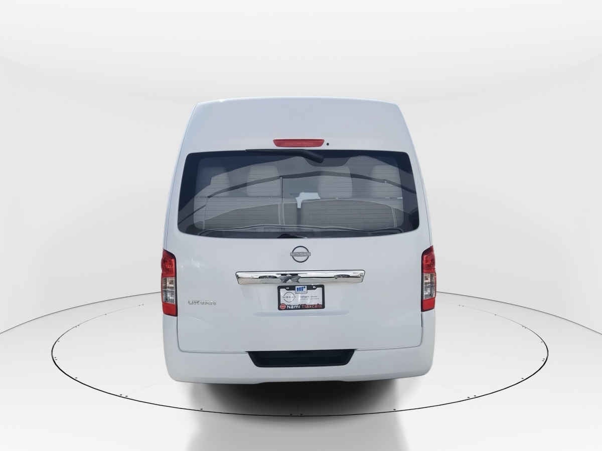 2025 Nissan Urvan 4p Amplia L4/2.5 Man 15/Pas P/Seg