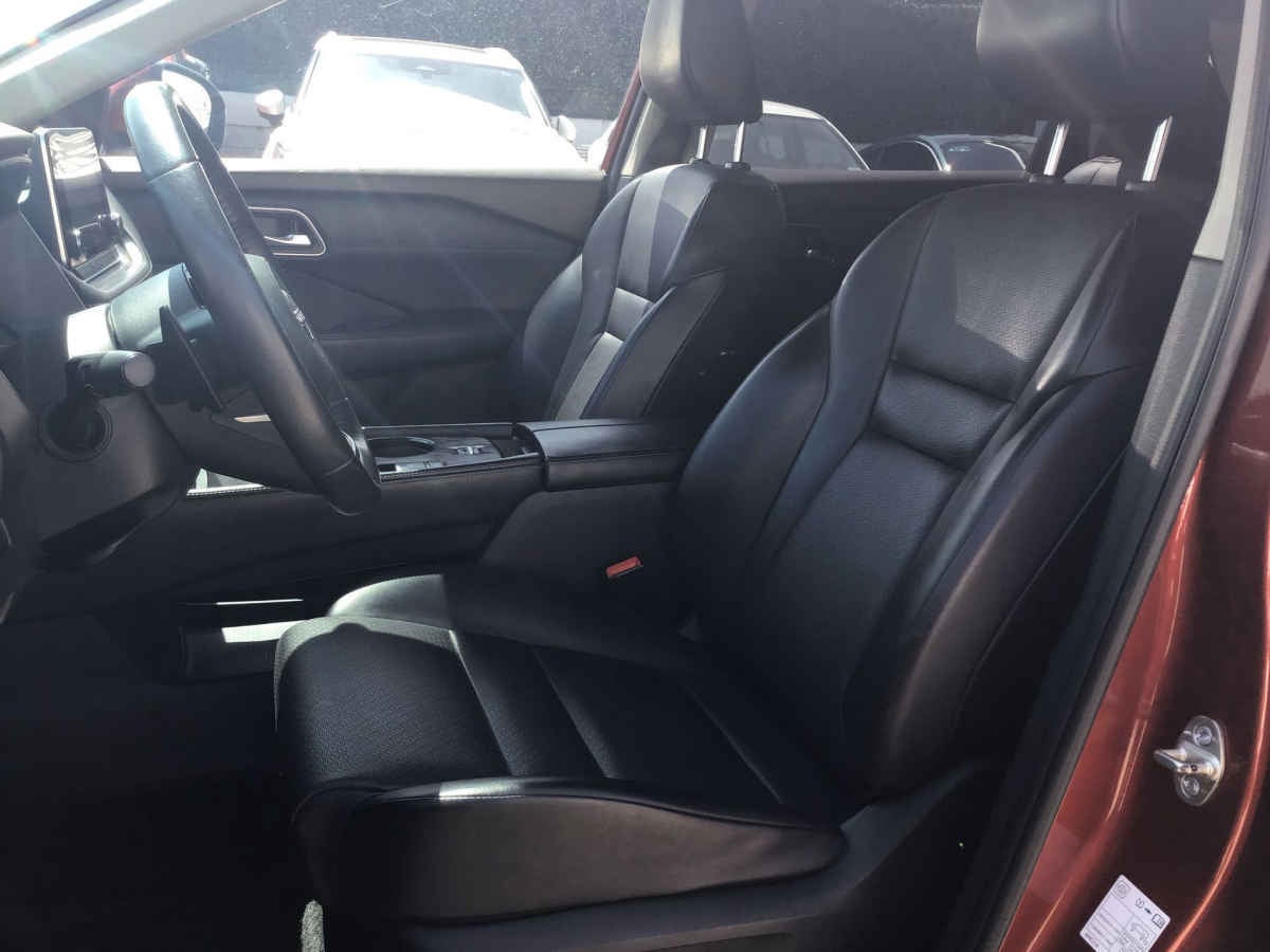 2023 Nissan X-Trail 5p Exclusive 3 Row L4/2.5 Aut