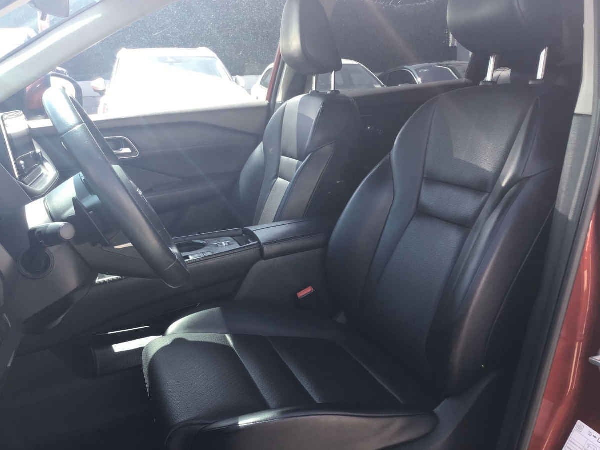 2023 Nissan X-Trail 5p Exclusive 3 Row L4/2.5 Aut