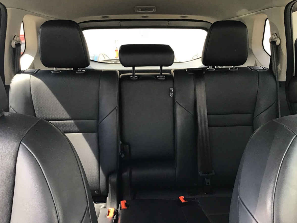 2026 Nissan X-Trail 5p Exclusive 2 Row L4/2.5 Aut