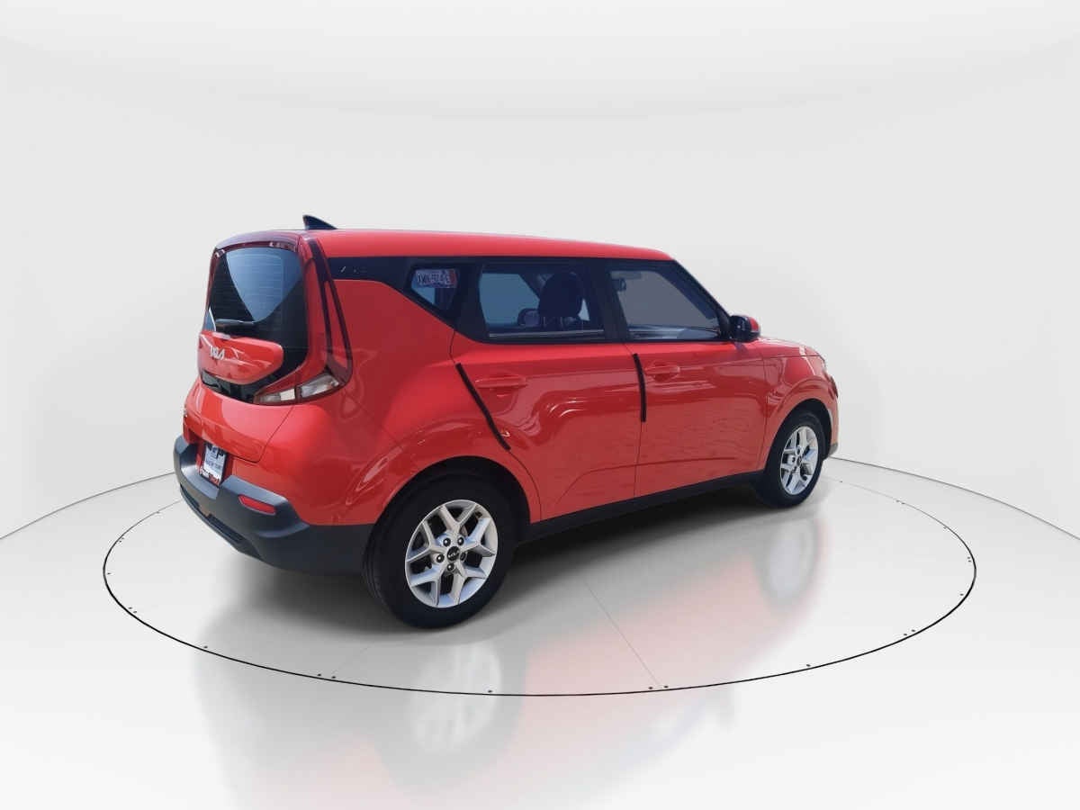 2022 Kia Soul 5p LX 1.6 L 121 HP TA6 A/AC RA-16"