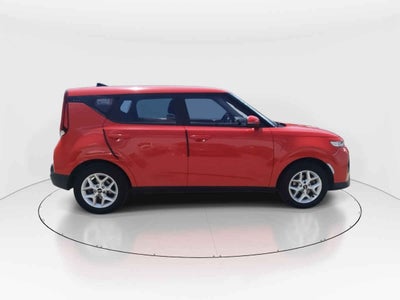 2022 Kia Soul 5p LX 1.6 L 121 HP TA6 A/AC RA-16"