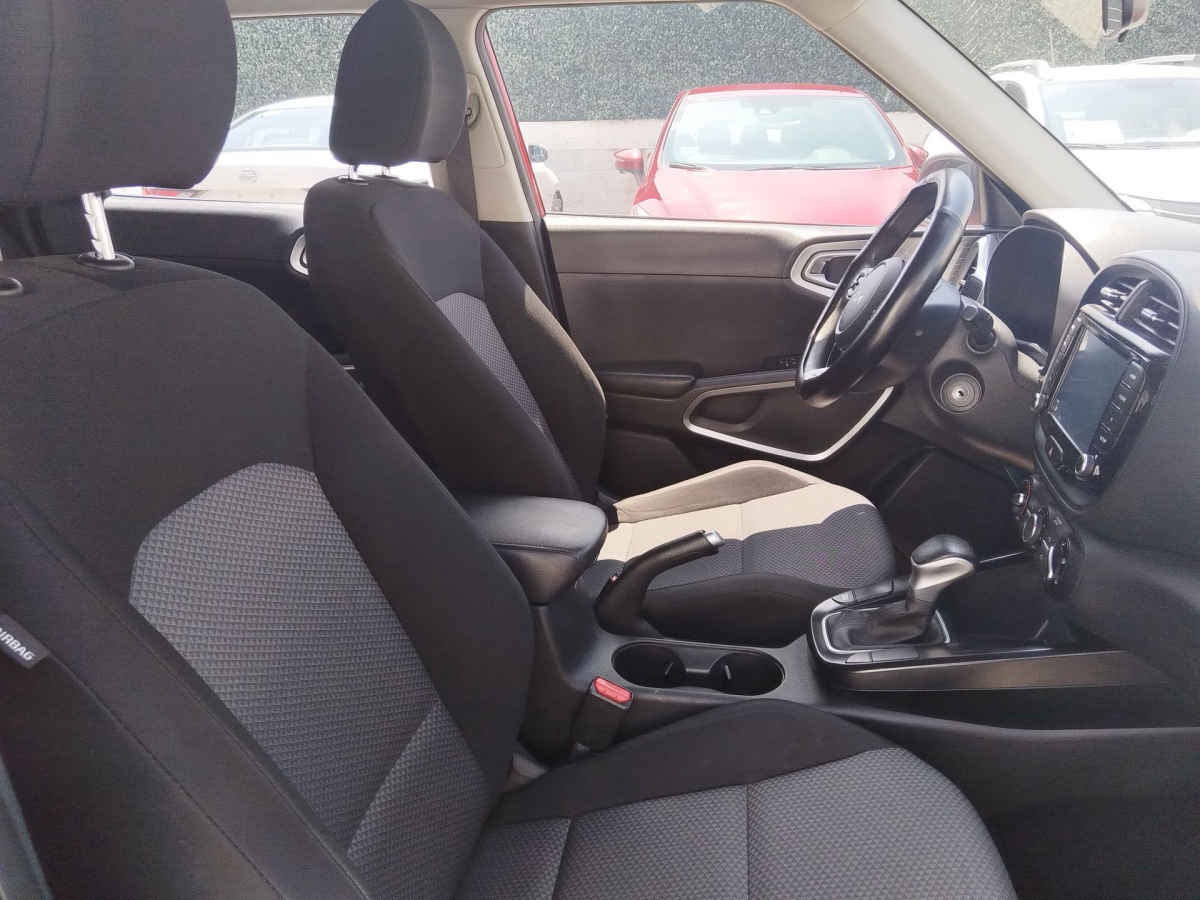 2022 Kia Soul 5p LX 1.6 L 121 HP TA6 A/AC RA-16"