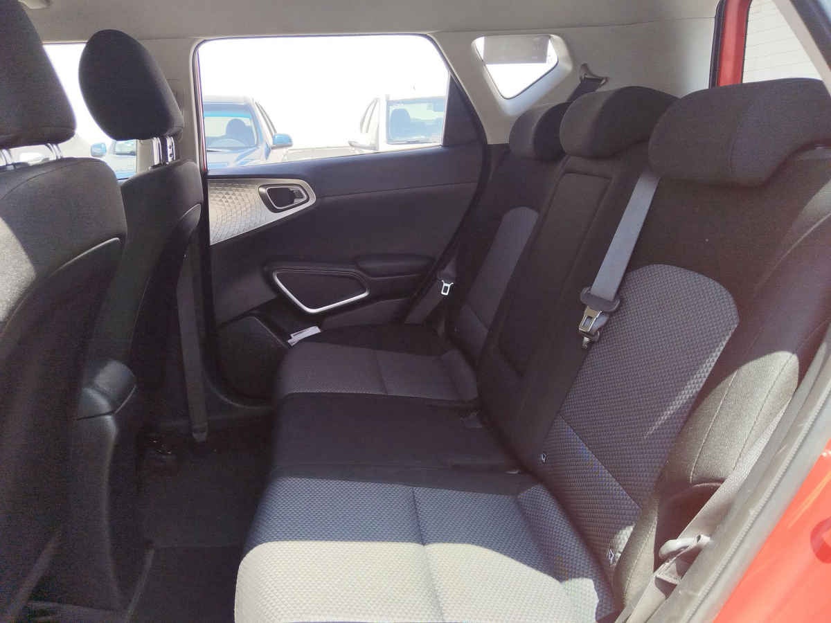 2022 Kia Soul 5p LX 1.6 L 121 HP TA6 A/AC RA-16"