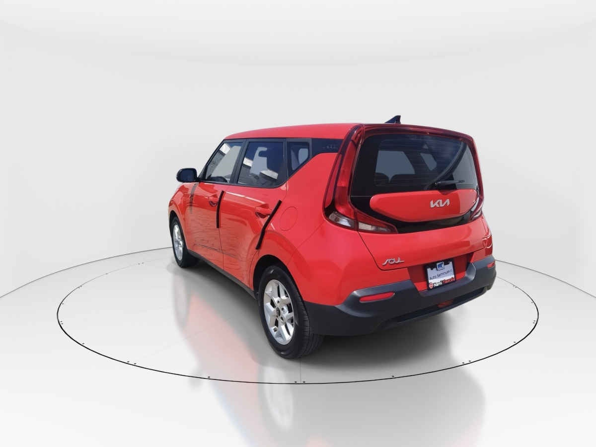 2022 Kia Soul 5p LX 1.6 L 121 HP TA6 A/AC RA-16"