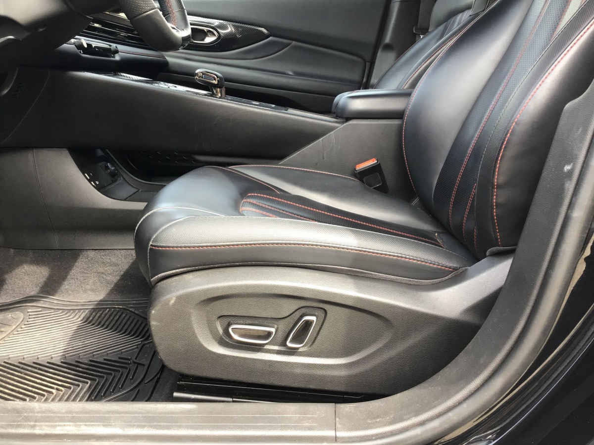 2025 Dodge Attitude 4p Sport L4/1.5 Aut