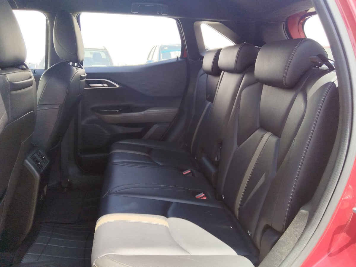 2025 Mitsubishi Outlander 5p SE Plus PHEV L4/2.4 Aut