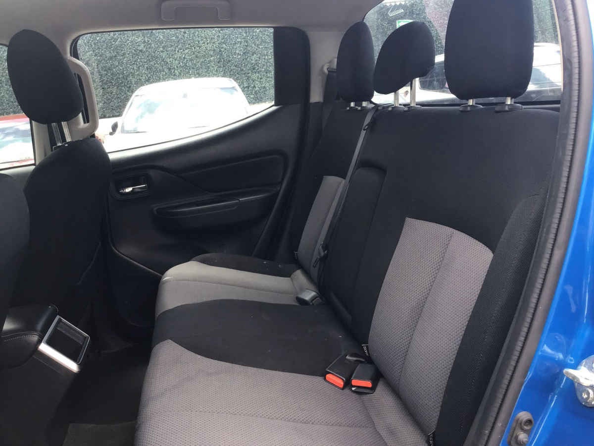 2023 Mitsubishi L200 4p GLX Doble L4/2.4 Man 2WD