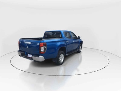 2023 Mitsubishi L200 4p GLX Doble L4/2.4 Man 2WD