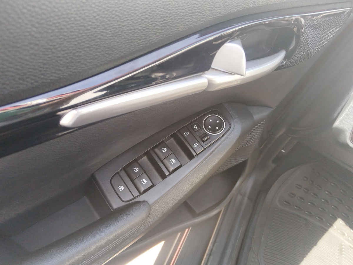 2023 Kia SELTOS 5p SX L4/1.6 Aut